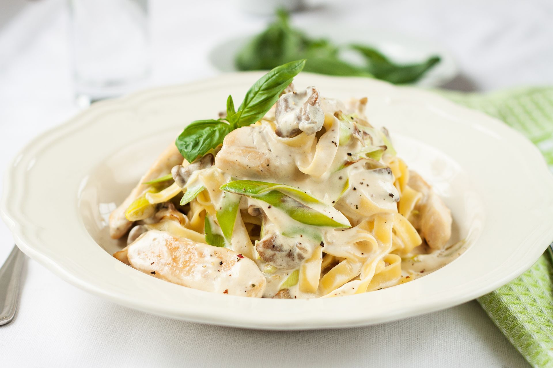 Creamy mushroom pasta (V)(N) Creamy mushroom pasta (V)(N)